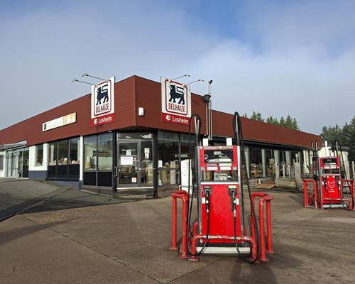 Petrol station with paying machine - Daily prices