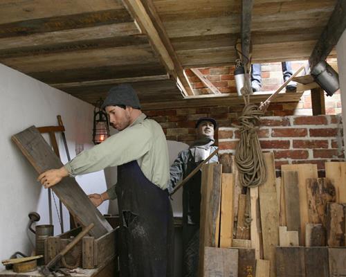 OldHISTORIES  - exposition historique d'après-guerre